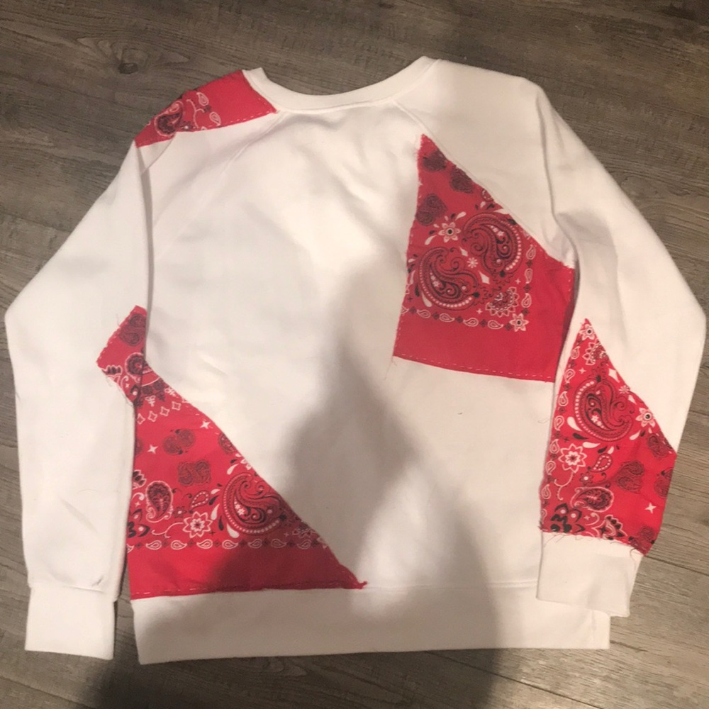 Size medium crew neck